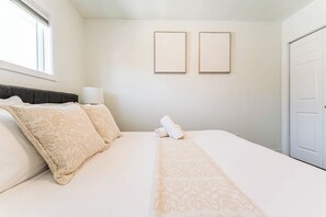 2 bedrooms, desk, iron/ironing board, travel cot