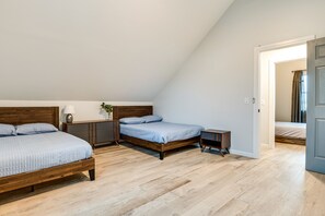 3 bedrooms, free internet, bed sheets