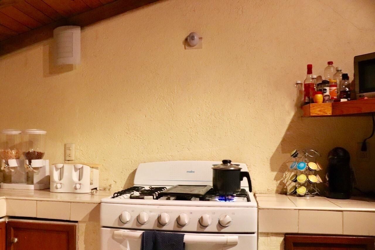 Spacious room with private bathroom 15 minutes walk from the Zócalo