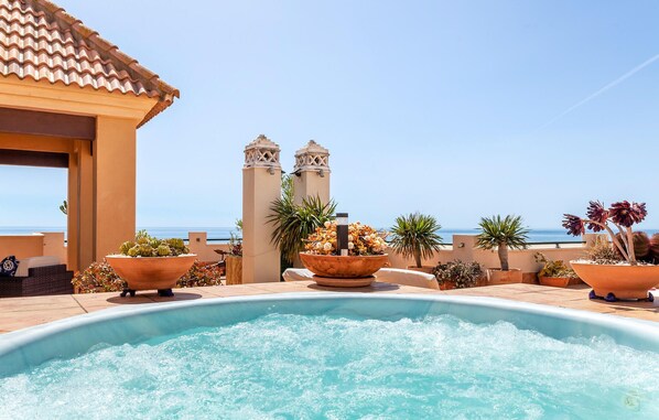 Bain à remous extérieur