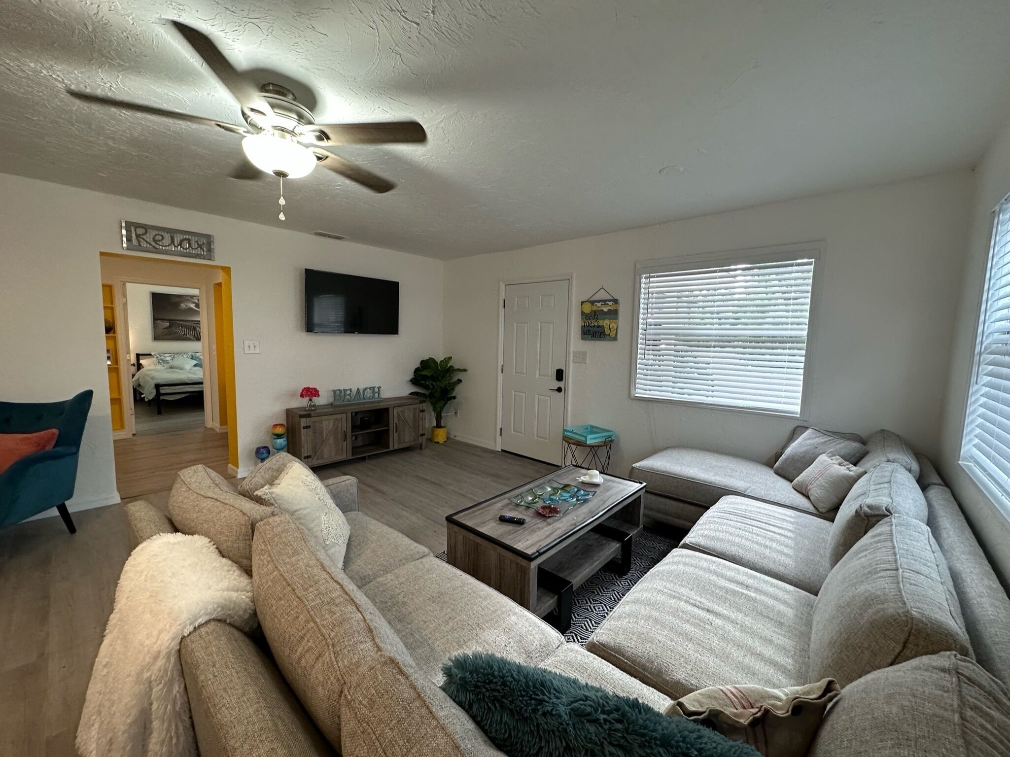 NEW- Rising Sun Retreat: Stylish 3BR Minutes from the Beach
