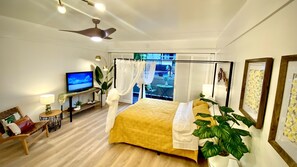 1 bedroom, WiFi, bed sheets, wheelchair access - Kailani Hawaii-Modern Studio, stylish decor, clean, feels like home+free parking (Hilo)
