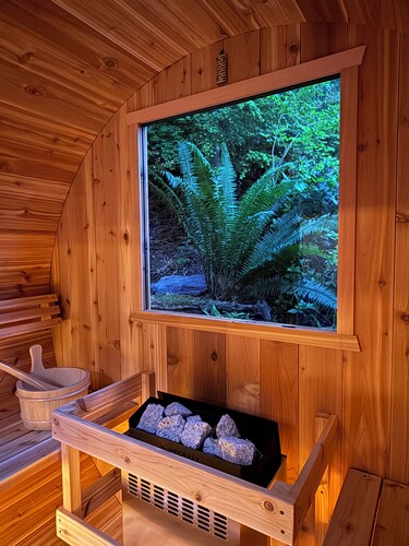 A wave from it all! Enjoy our newly renovated cabin to relax and unwind.