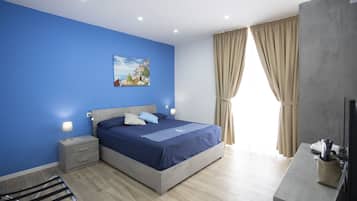 Daunenbettdecken, Schreibtisch, Bettwäsche