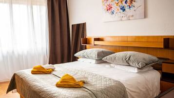 1 bedroom, iron/ironing board, free WiFi, bed sheets