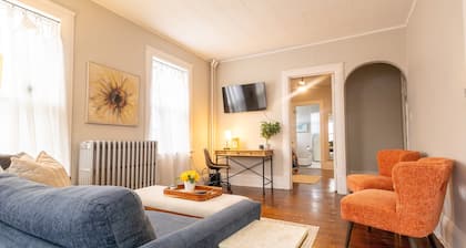 Stylish and comfortable, Central Location, Views of Franklin Park, Quiet & Cozy!