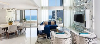 Stylish Luxury 3-Bdroom Loft in Premium Mexico Location - SPACE AVAILABLE BOOKIN