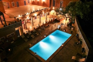 Piscina interna, piscina externa