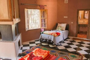 Quarto triplo superluxo, para não fumantes, vista para a montanha | Roupas de cama de algodão egípcio, roupas de cama premium