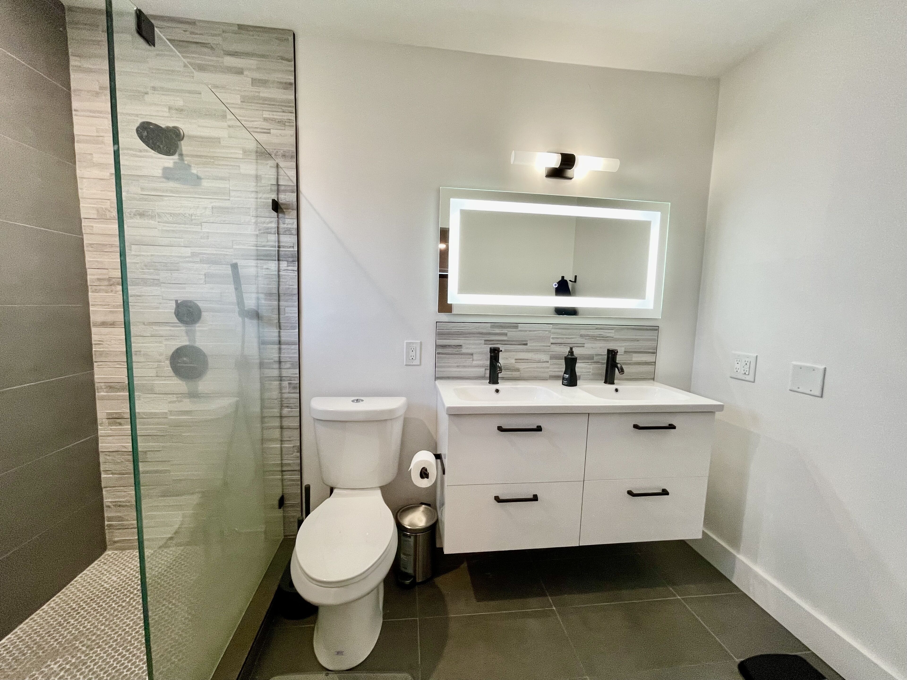 Bike to the Beach - Quiet 2 Bed 2 Bath