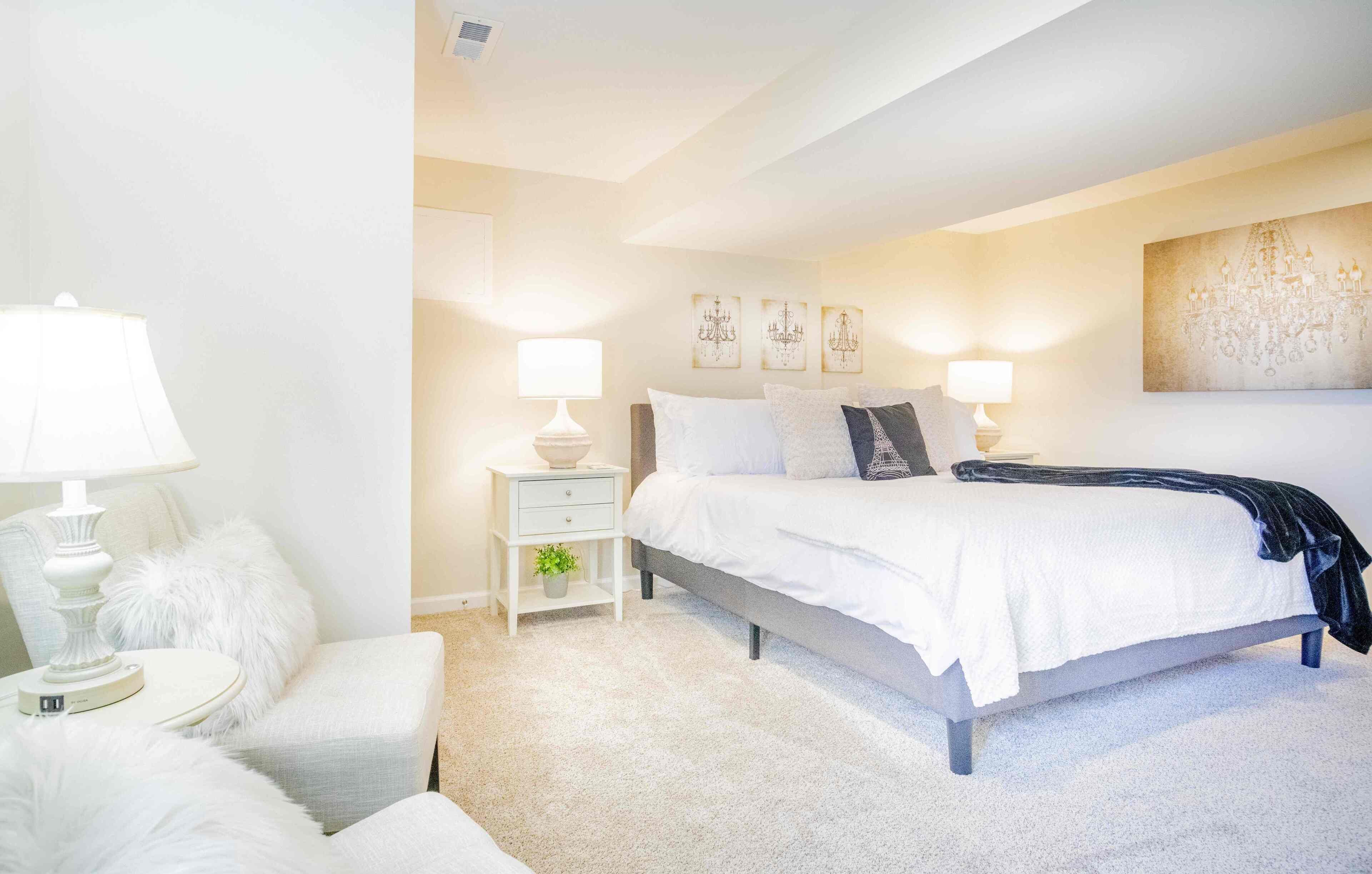 Le Chandelier: Nestled Amidst Breathtaking Scenery , 5 Miles from the Ark