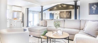Le Chandelier: Nestled Amidst Breathtaking Scenery , 5 Miles from the Ark