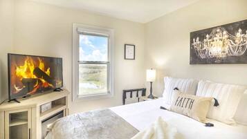 3 bedrooms, desk, iron/ironing board, travel crib