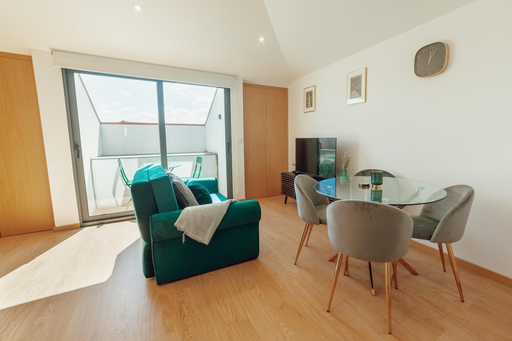 Modern Stylish Apartment III