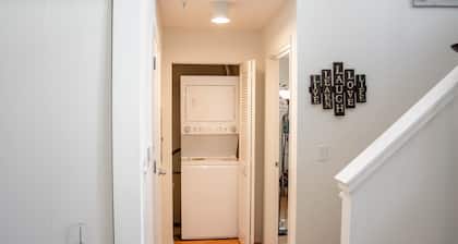 Lakeside Haven Minneapolis Loft with BBQ Area, Patio, Central AC, Games, W & D