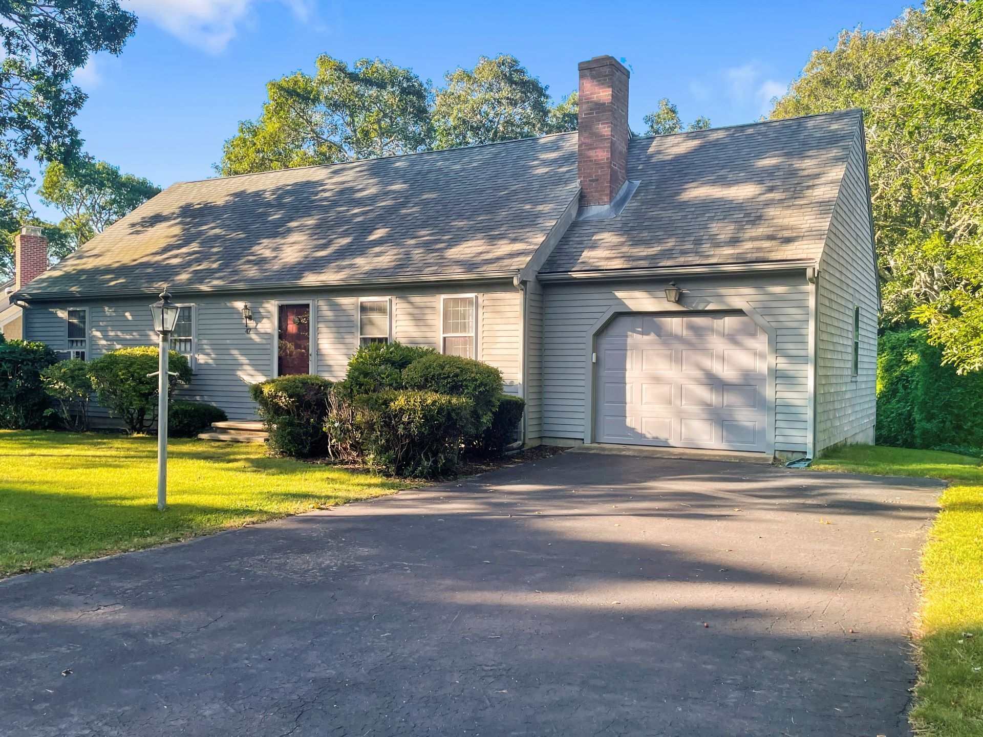 The Wicked Whidah - Pet-friendly, central location, private yard, sleeps 6 - 3bed/2bath