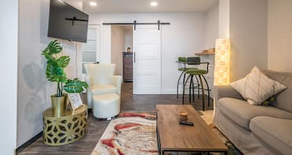Cozy Fully-Equipped 2 Bedroom Suite