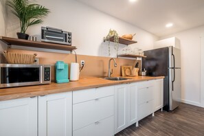Private kitchenette - Cozy Fully-Equipped 2 Bedroom Suite (Bedford)