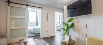 Cozy Fully-Equipped 2 Bedroom Suite