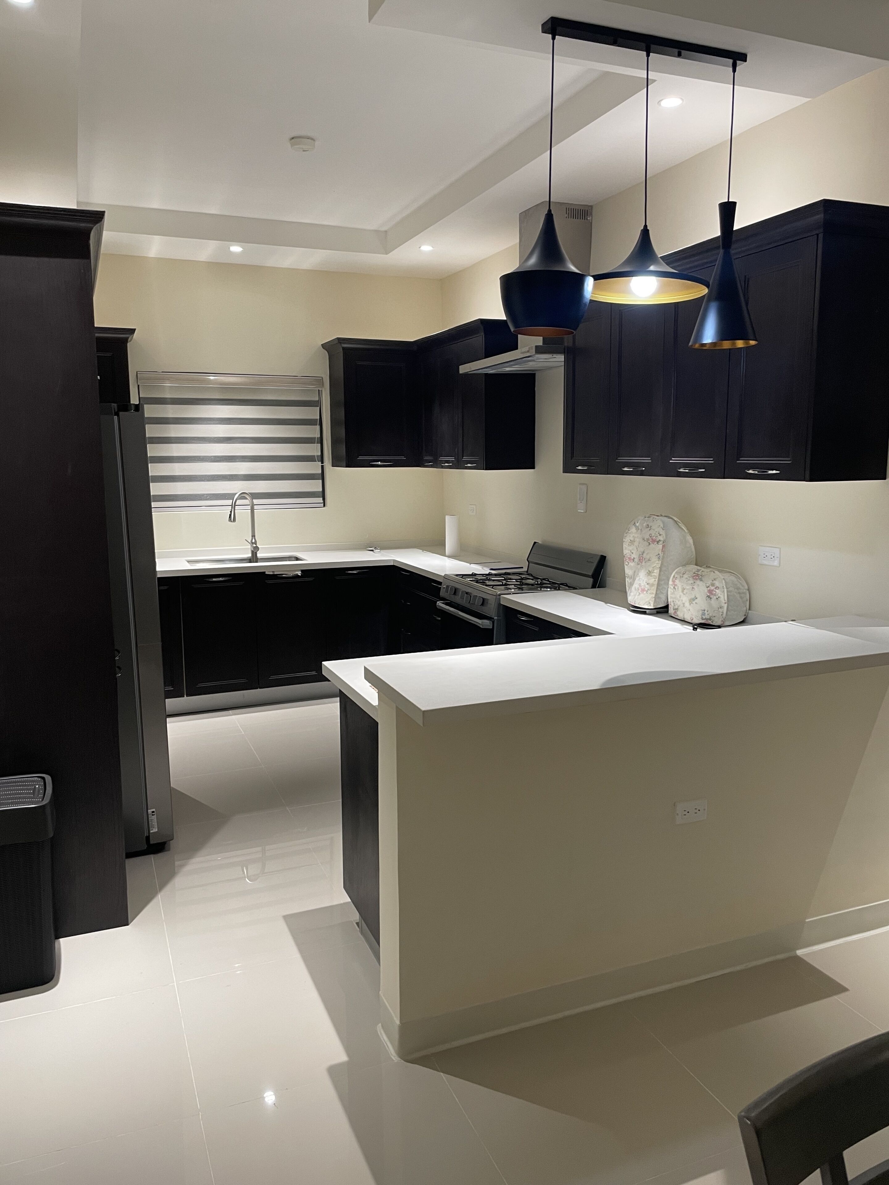 Mikrowelle, Herdplatte, Kochgeschirr/Geschirr/Besteck, Gewürze