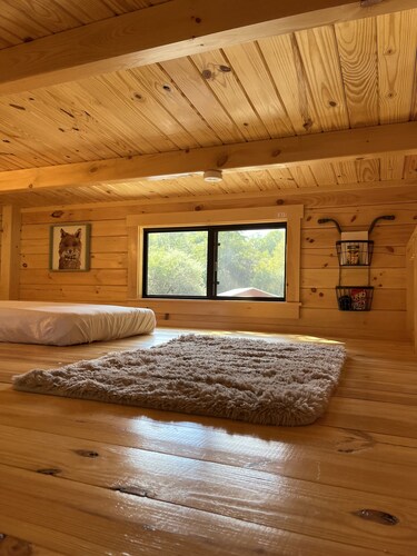 Mourning Dove, a luxurious Lancaster cabin in French, NY.