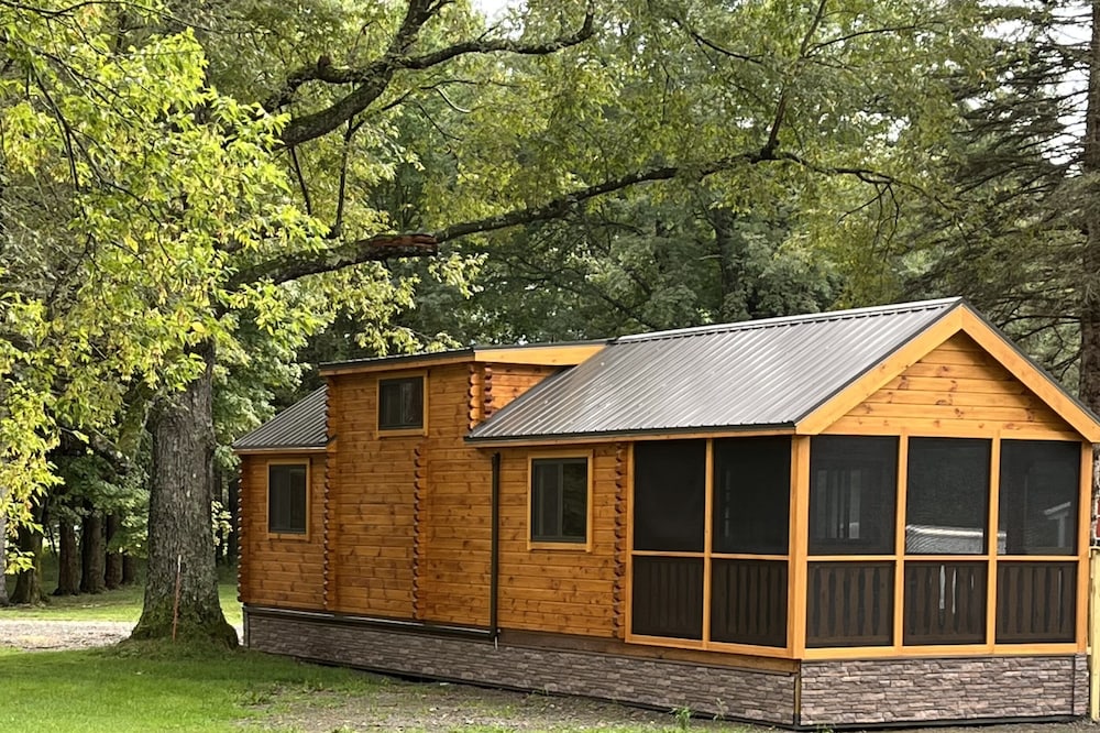 Mourning Dove, a luxurious Lancaster cabin in French, NY.
