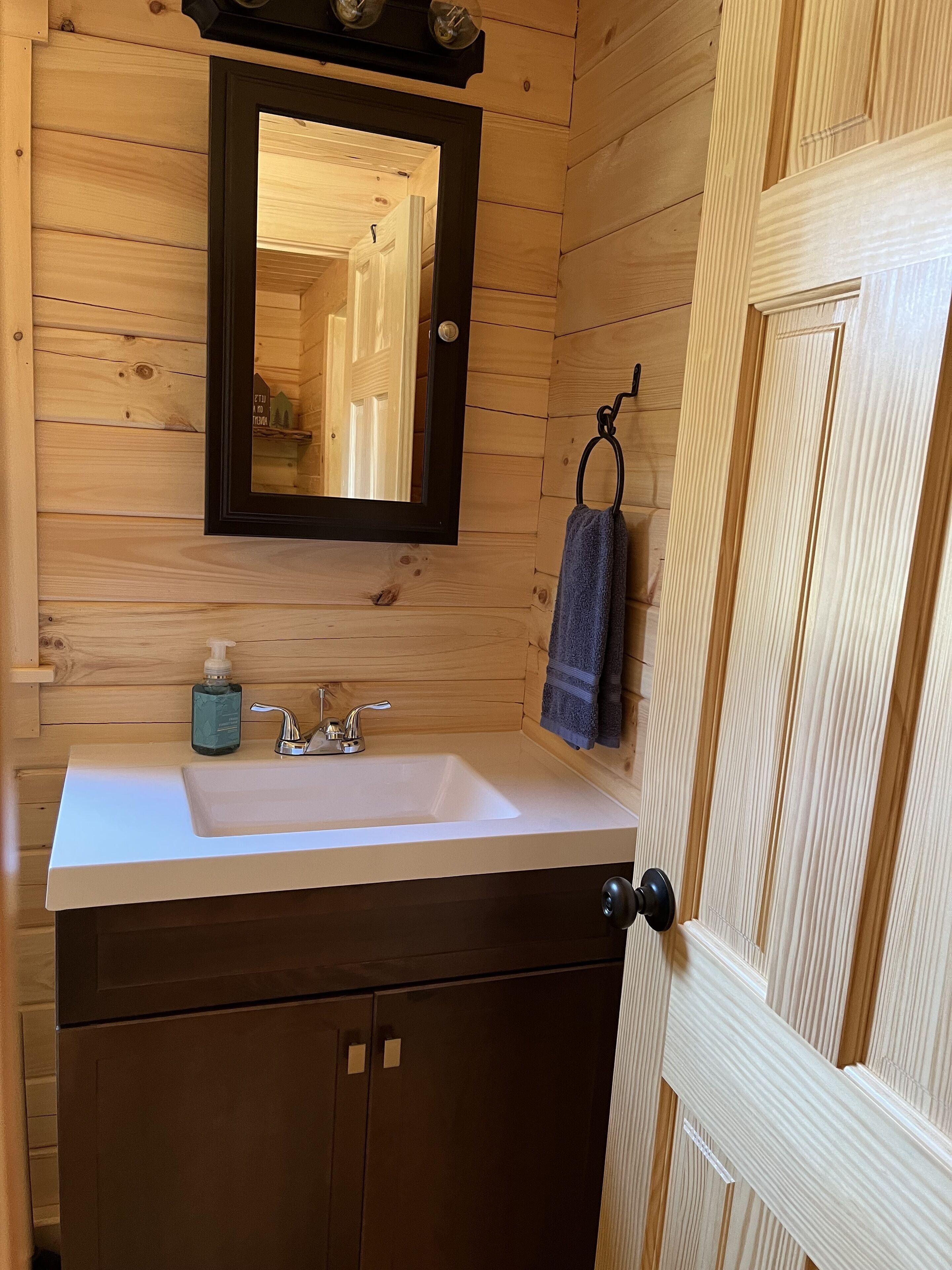 Mourning Dove, a luxurious Lancaster cabin in French, NY.