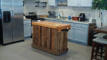 Fridge, microwave, oven, coffee grinder