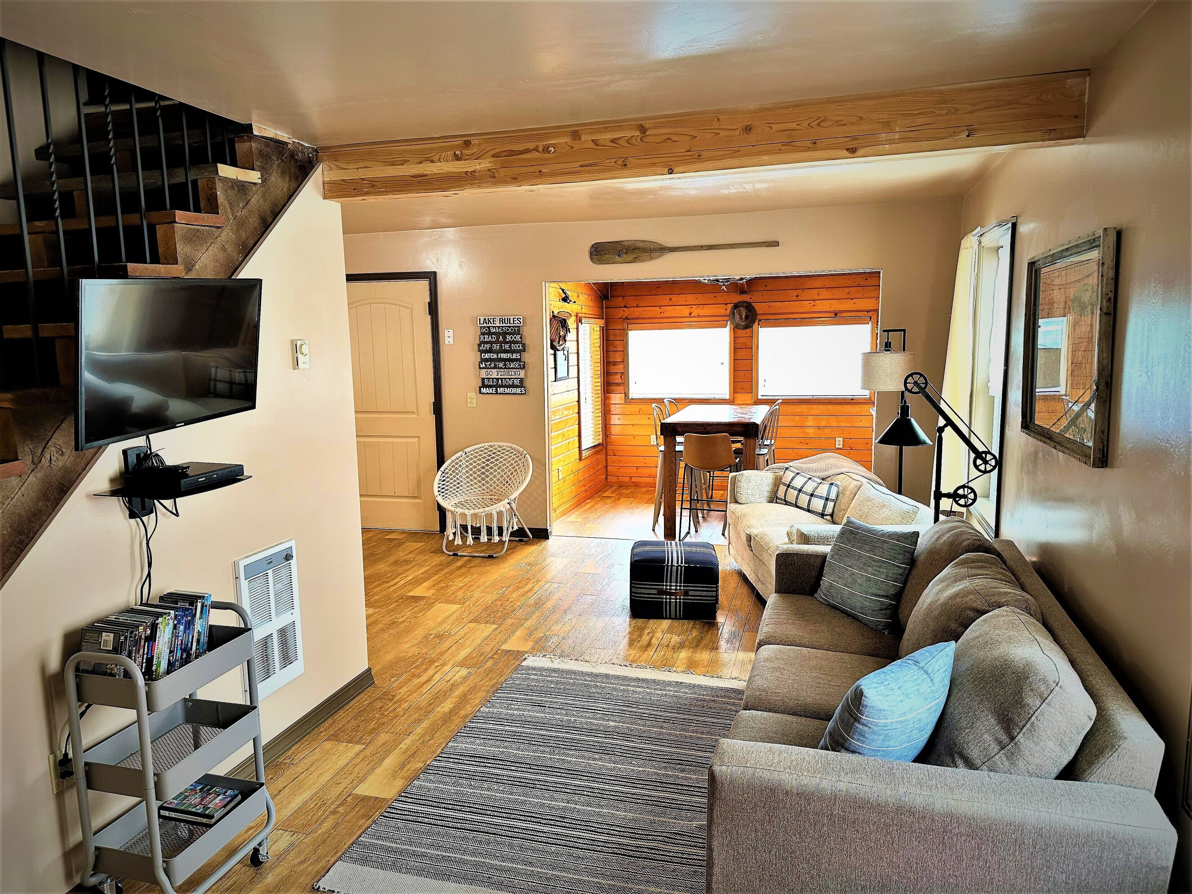 Fall is in the air ~Montana Cabin on Savage Lake with Mountain Views 