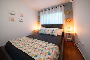 1 chambre, bureau, lit parapluie, Wi-Fi gratuit