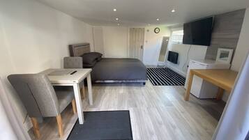 1 bedroom, desk, soundproofing, free WiFi