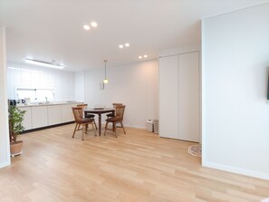 15PY Suite | Free WiFi