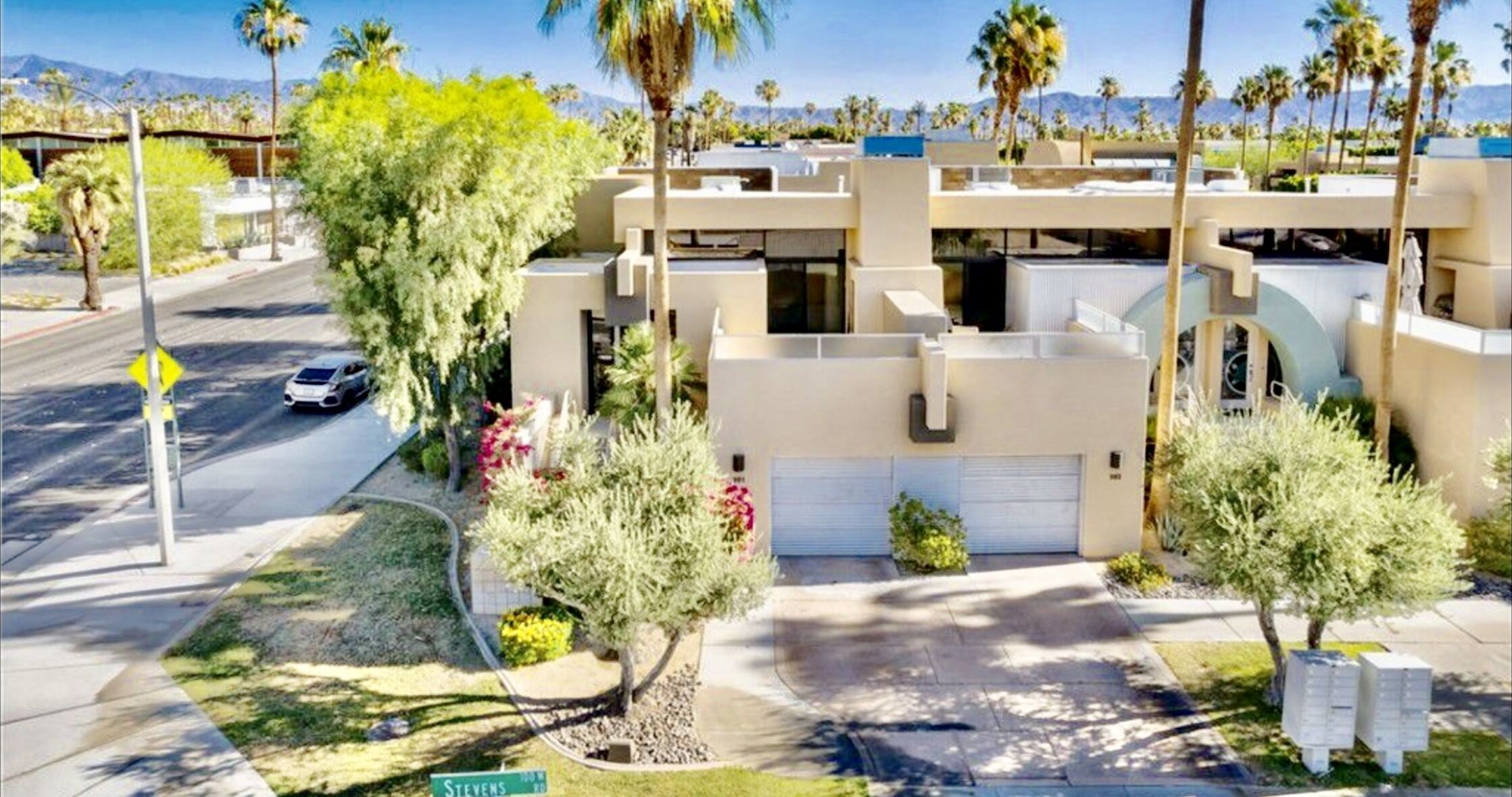Stay in Style: Chic & Spacious Clothing Optional Palm Springs Condo!