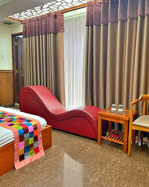 スーペリア ダブルルーム | 客室ごとに異なるインテリア、デスク、ノートパソコン用作業スペース、防音設備