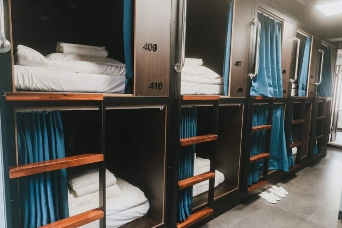 WiFi (free), bed sheets