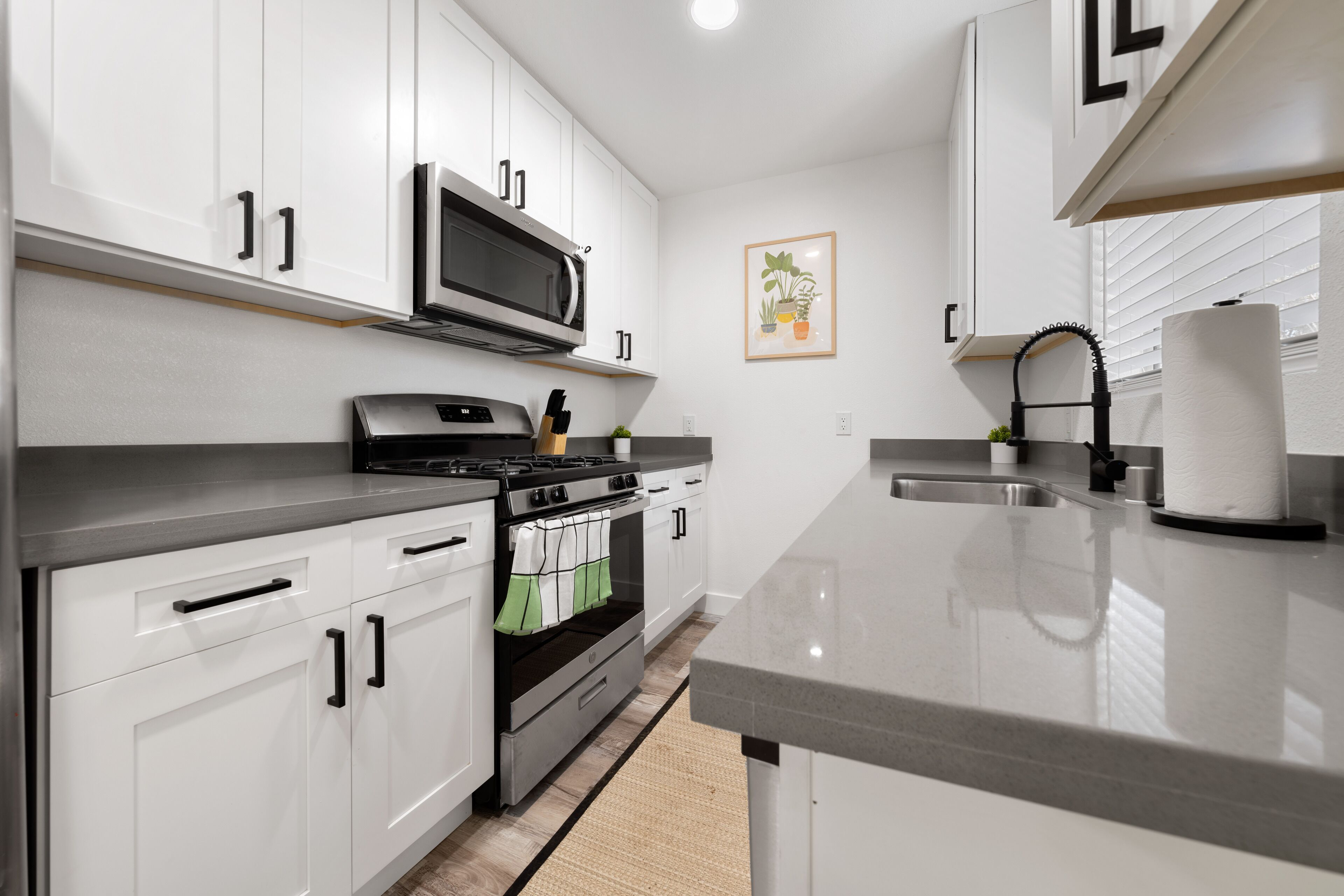 Chic Remodeled 3BD|2BA House w/ Huge Outdoor Space