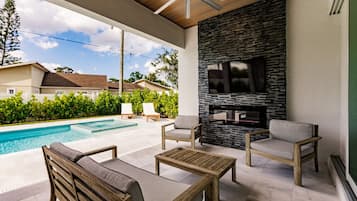 Outdoor pool, a heated pool