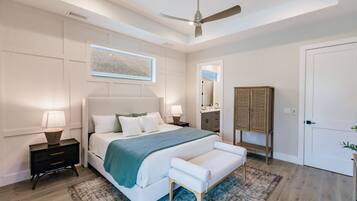 4 bedrooms, desk, iron/ironing board, travel crib