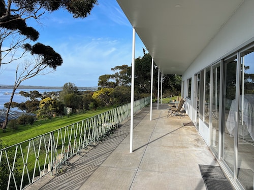 Wow! Kangaroo Island – Wildlife, Sunrises, Stunning Views, Spacious -Sleeps 13