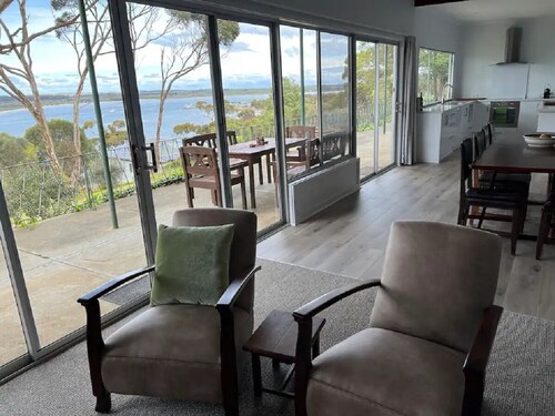 Large Kangaroo Island Beach House, 180* Views, 4 bedrooms - 10% discount August