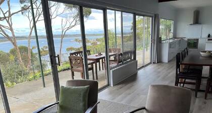 Large Kangaroo Island Beach House, 180* Views, 4 bedrooms - 10% discount August