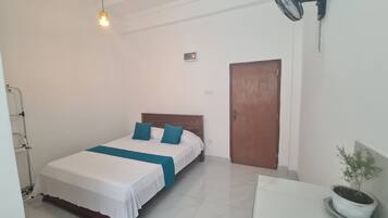 Economy Double Room | Free WiFi