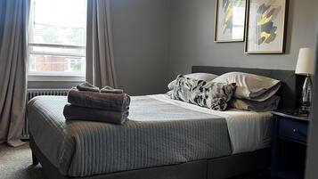 2 bedrooms, desk, iron/ironing board, free WiFi