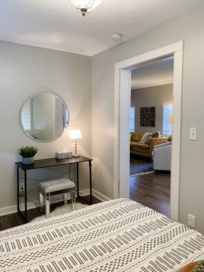 4 habitaciones, tabla de planchar con plancha, cuna de viaje y wifi 