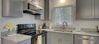 Monthly discount- beautiful house, Gloucester VA