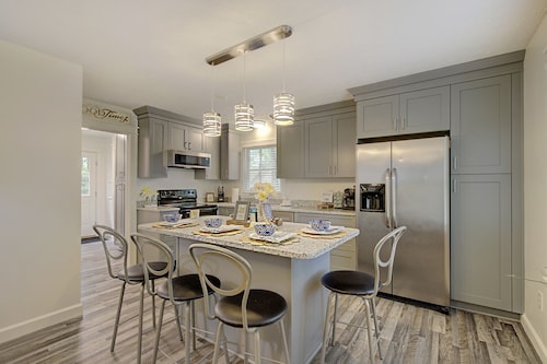 Monthly discount- beautiful house, Gloucester VA