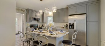 Monthly discount- beautiful house, Gloucester VA