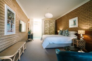 Deluxe King Room | Premium bedding, down duvets, minibar, in-room safe