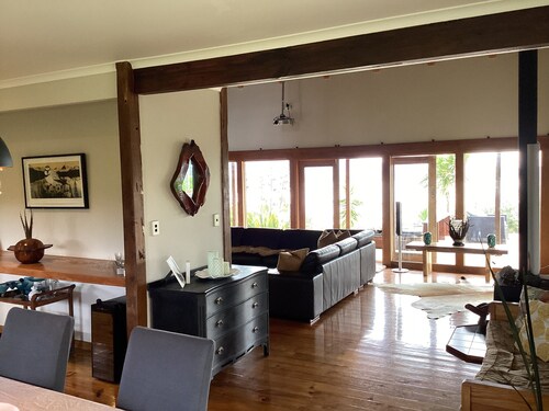 Hokianga Haven - A relaxing retreat with spectacular views from the top. 