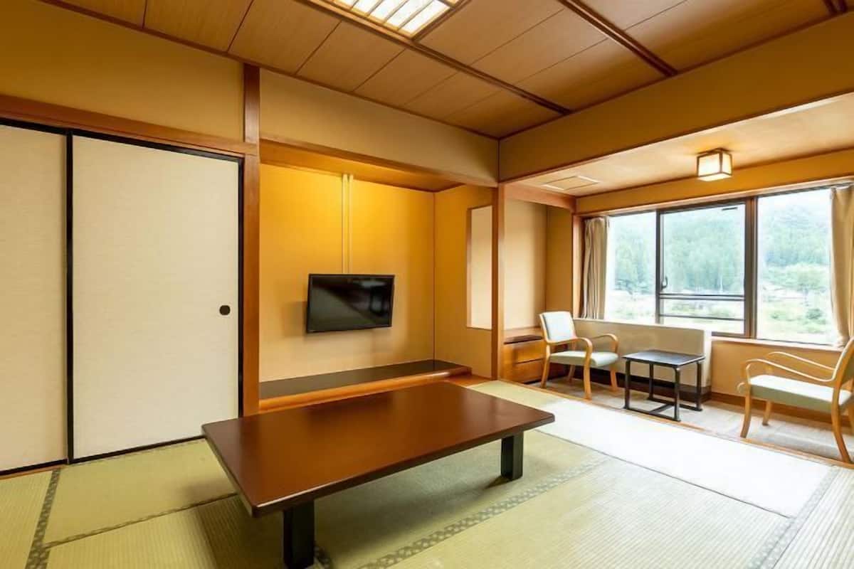 1 bedroom, in-room safe